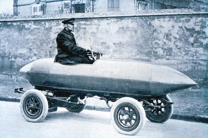 1898 Jentaud Duc. First ever land speed record 39mph(63kmph) !! Electric powered!